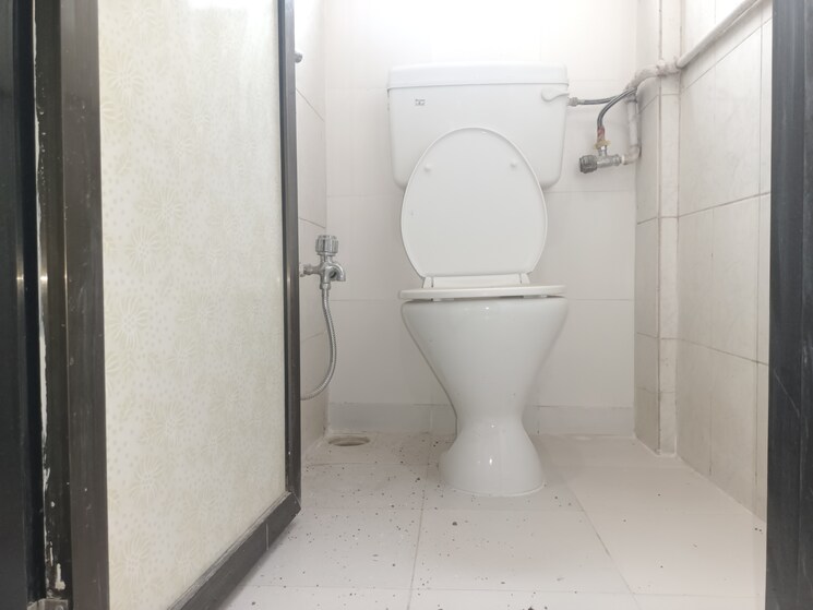Bathroom, railwaymens-apna-ghar-chs 1 Bedroom 460 Sq.Ft. Apartment In Jogeshwari East Mumbai 8853712