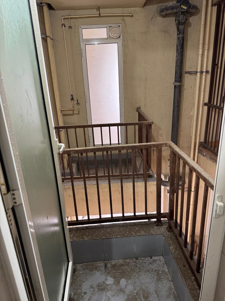 Balcony, shapoorji-pallonji-siennaa 2 Bedroom 721 Sq.Ft. Apartment In Kandivali East Mumbai 8853761