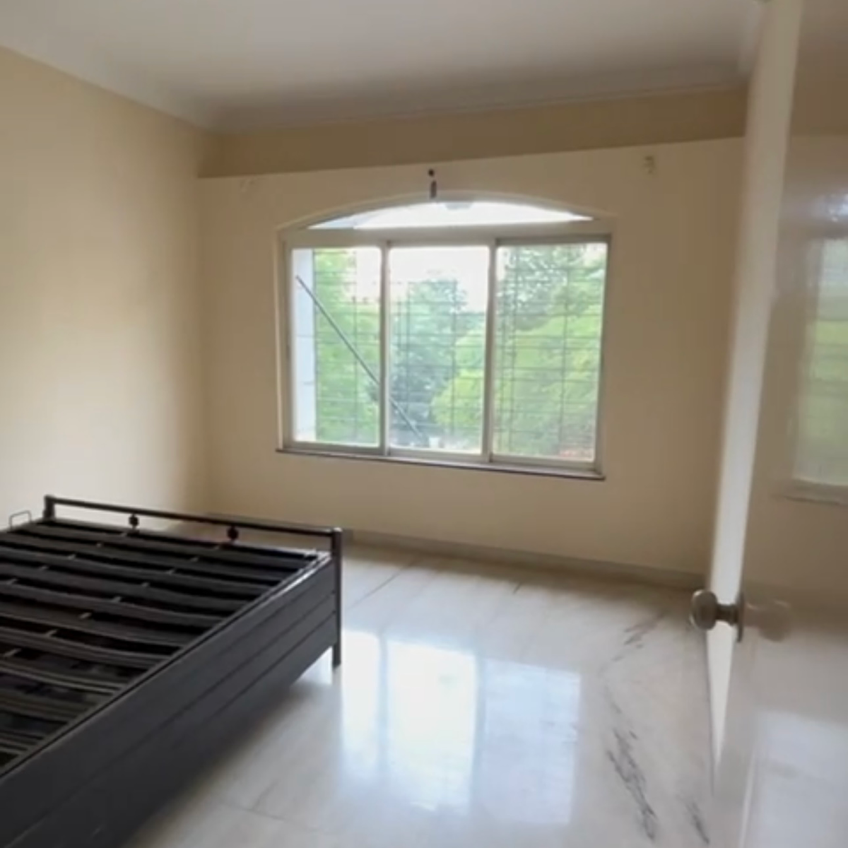 2.5 BHK + Servant Room Apartment For Rent in Siddhivinayak Sunshree Kangan