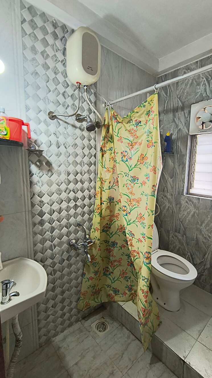 Bathroom, krushi housing society Pg For Boys In Krushi Housing Society 8853844