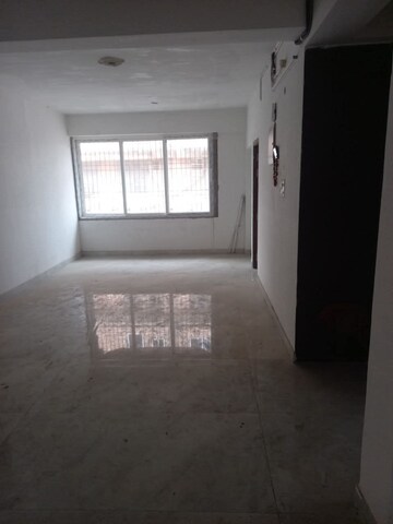 Room in 3 BHK Apartment at Exhibition Road – for Sale