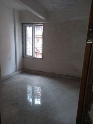 Room in 3 BHK Apartment at Exhibition Road – for Sale