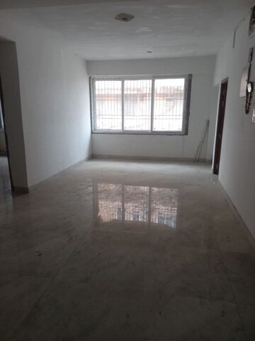 Room in 3 BHK Apartment at Exhibition Road – for Sale