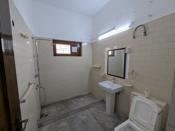 Bathroom in 5 BHK Independent House at Sector 14 – for Rent