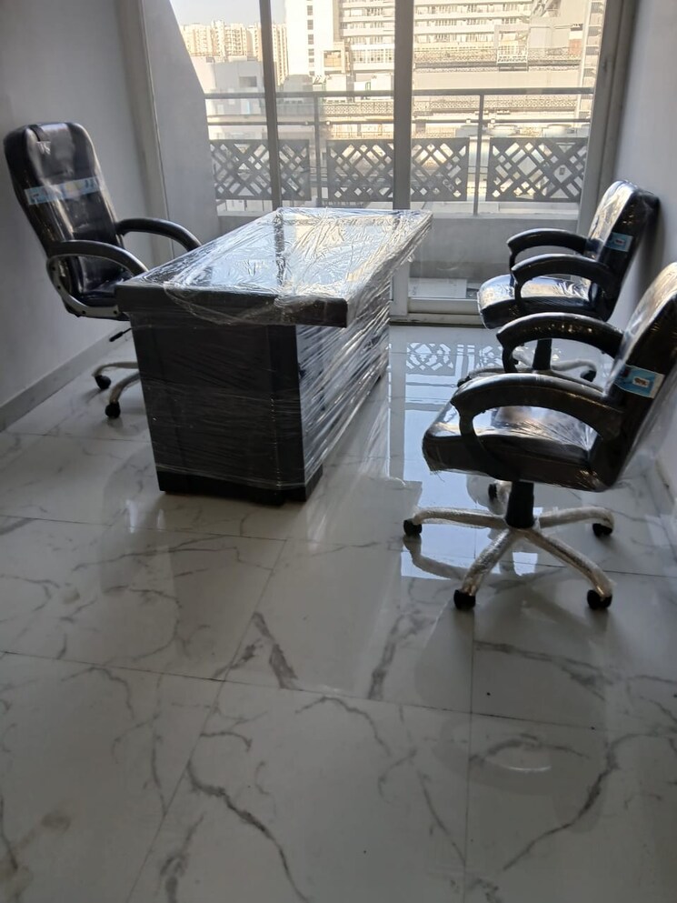 undefined, london-mart Commercial Office Space 400 Sq.Ft. In Sector 16b Greater Noida Greater Noida 8853937