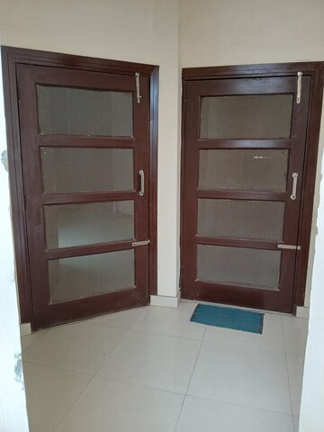 Room in 1.5 BHK Builder Floor at Dhakoli – for Rent