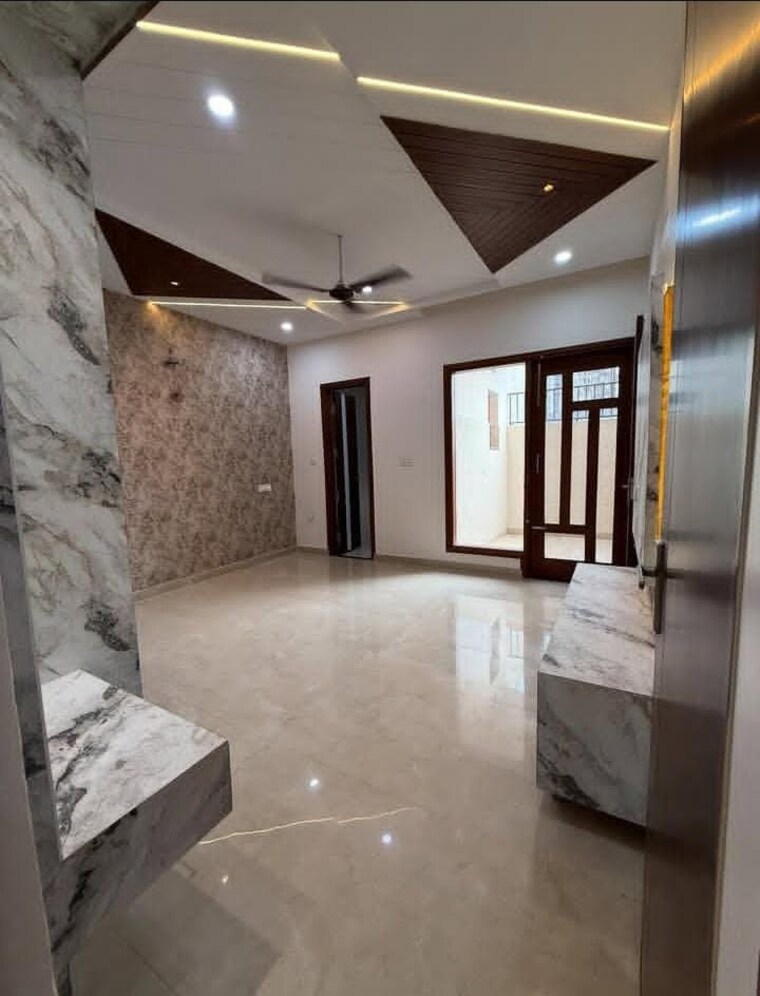 Room, sector 29 3 Bedroom 2700 Sq.Ft. Builder Floor In Sector 29 Faridabad 8854069