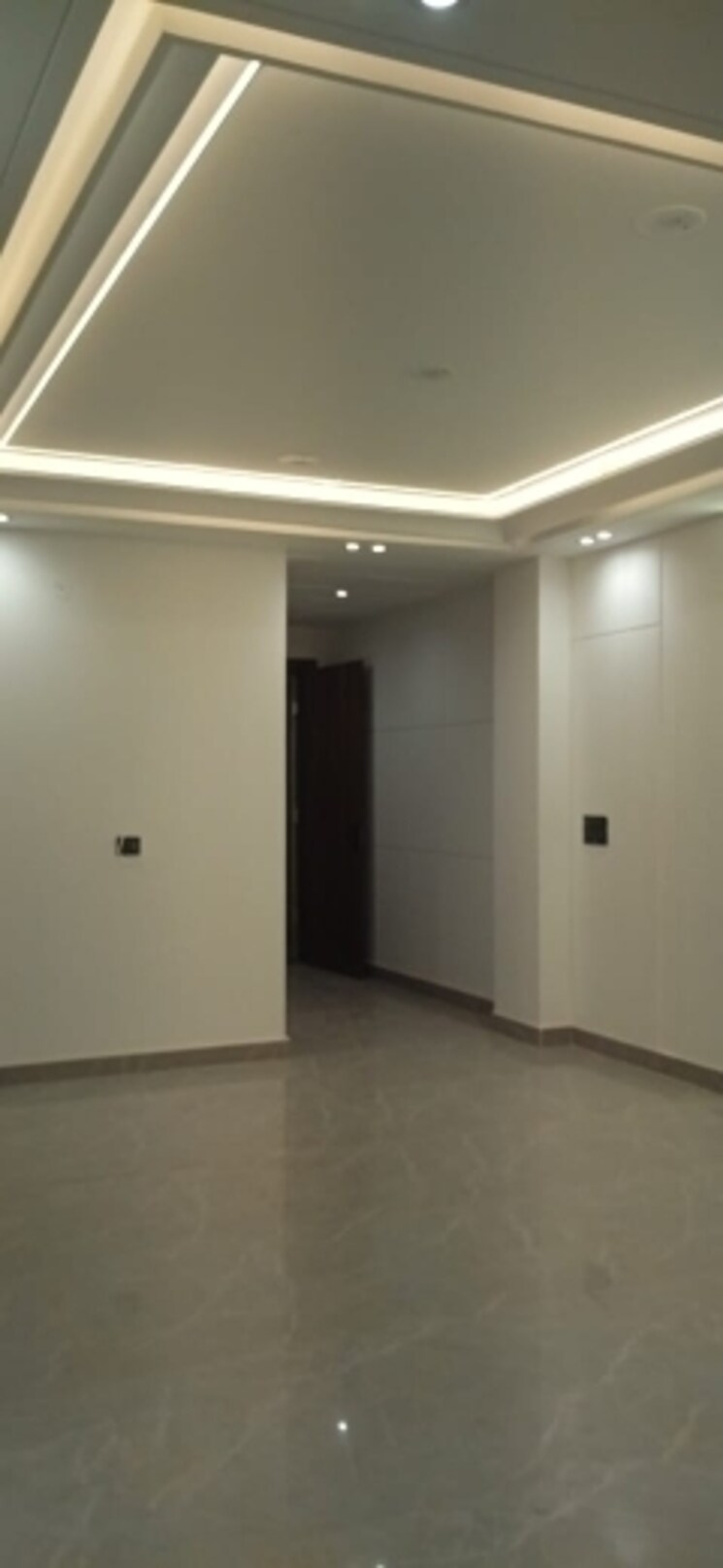 Room, igi airport area 3 Bedroom 1000 Sq.Ft. Builder Floor In Igi Airport Area Delhi 8854072