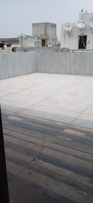 Room in 3 BHK Builder Floor at Igi Airport Area – for Sale