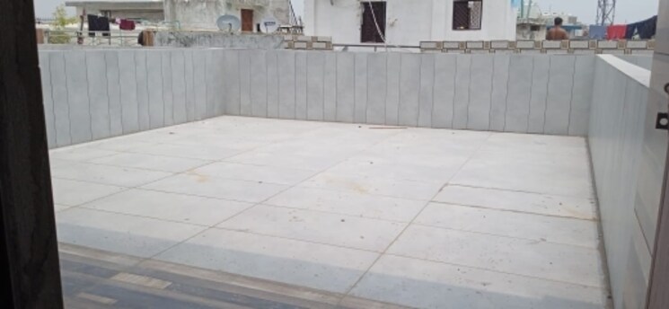Terrace, igi airport area 3 Bedroom 1000 Sq.Ft. Builder Floor In Igi Airport Area Delhi 8854072