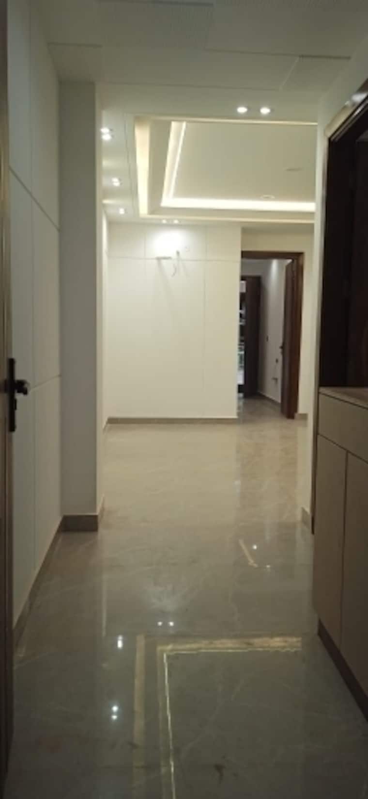 Room, igi airport area 3 Bedroom 1000 Sq.Ft. Builder Floor In Igi Airport Area Delhi 8854072