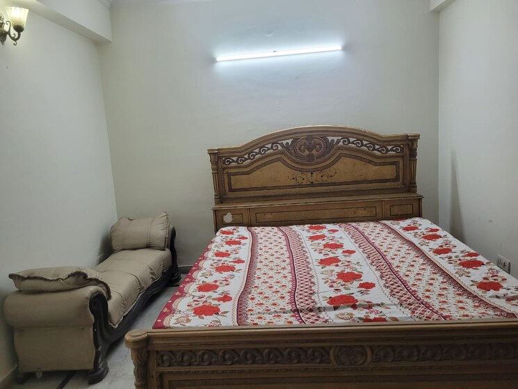 Master Bedroom, niho-hi-bird-scottish-garden 4 Bedroom 2170 Sq.Ft. Apartment In Ahinsa Khand 2 Ghaziabad 8854097