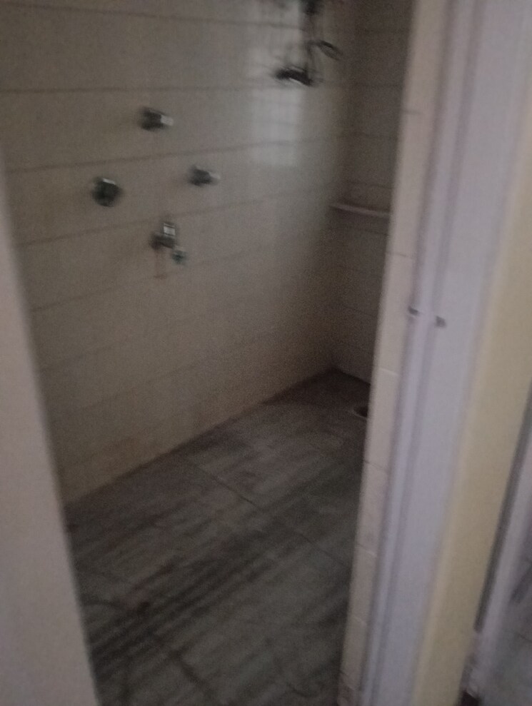 Bathroom, riddhi-apartment-borivali 1 Bedroom 450 Sq.Ft. Apartment In Borivali West Mumbai 8854101
