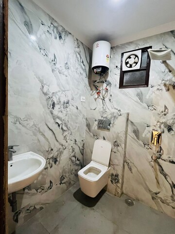Bathroom in 1 BHK Builder Floor at Saket – for Rent
