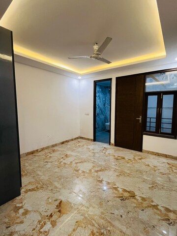 Room in 1 BHK Builder Floor at Saket – for Rent