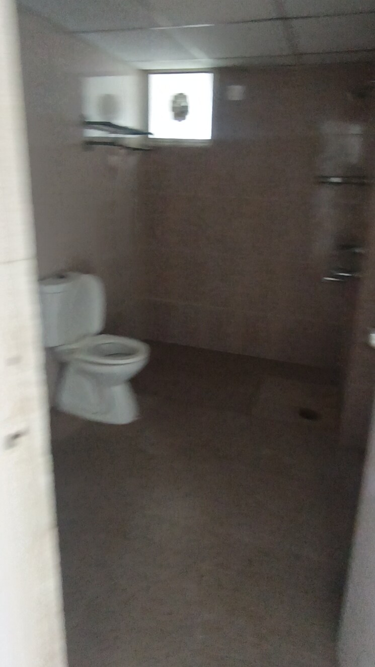 Attached Bathroom, grihapravesh 3 Bedroom 2276 Sq.Ft. Apartment In Sector 77 Noida 8854108