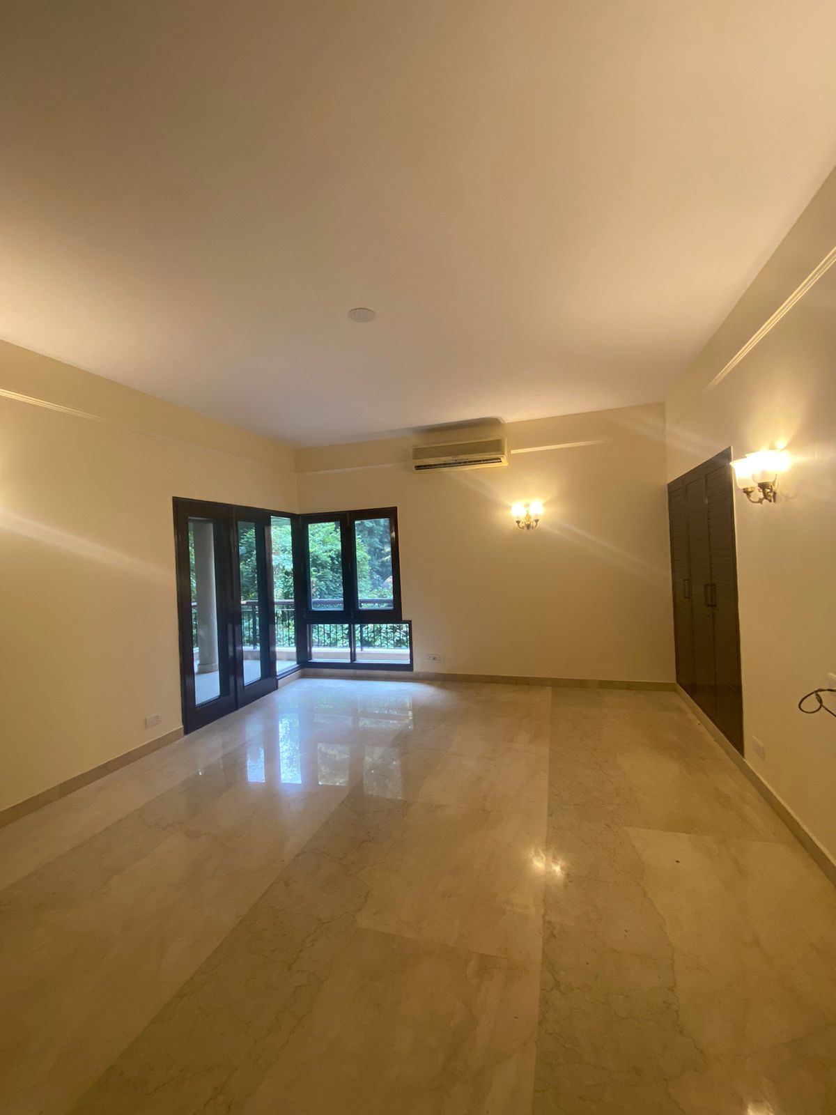 5 BHK + Pooja Room,Servant Room Villa For Rent in West End Colony