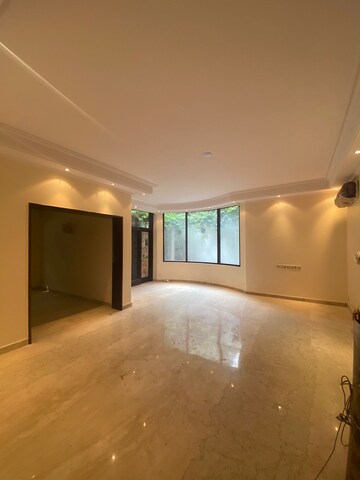 Room in 5 BHK Villa at West End Colony – for Rent