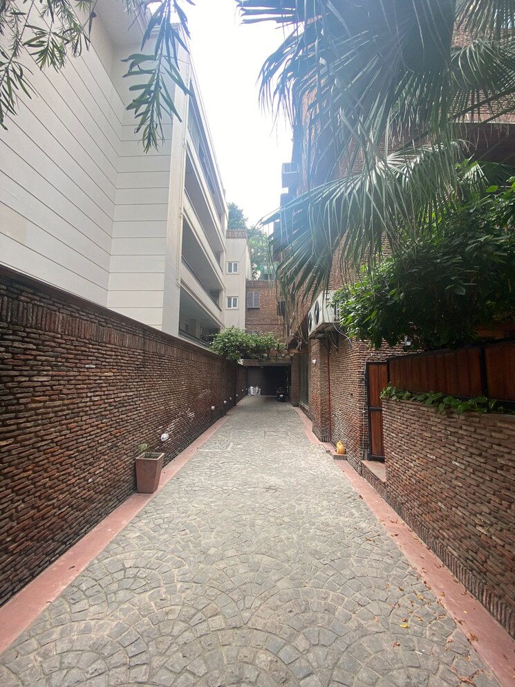 Exterior View, west end colony 5 Bedroom 3600 Sq.Ft. Villa In West End Colony Delhi 8854151