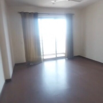 Room in 3 BHK Apartment at Tata Primanti-Tower Residences, Dhani – for Rent