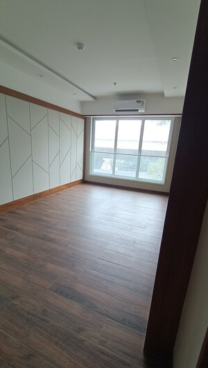 Room in 2 BHK Apartment at Elegant Navratnamala CHS, Santacruz East – for Sale