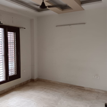 Room in 2 BHK Builder Floor at RWA Apartments Sector 108, Sector 108 – for Rent