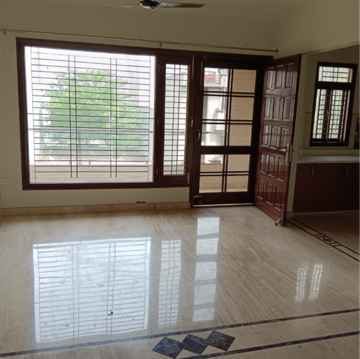 Room in 2 BHK Builder Floor at RWA Apartments Sector 108, Sector 108 – for Rent