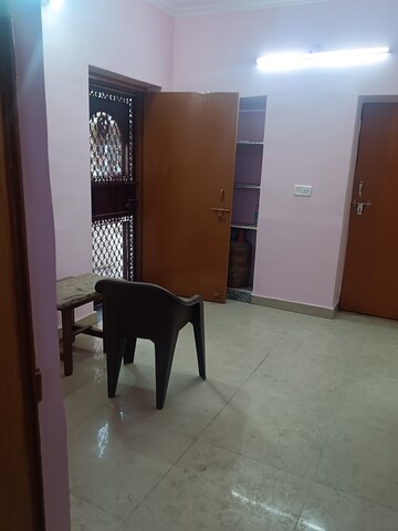 Room in 2 BHK Apartment at RWA Pocket R Dilshad Garden, Dilshad Garden – for Rent