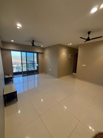 3 BHK Apartment For Rent in Shapoorji Pallonji Epsilon, Kandivali East