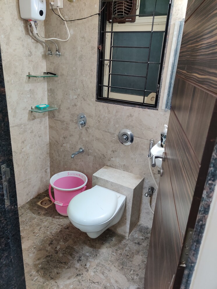 Bathroom, aashna-samadhan 1 Bedroom 420 Sq.Ft. Apartment In Goregaon West Mumbai 8854215