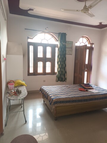 Furnished Amenities in 2 BHK Independent House at Sector 30 – for Sale