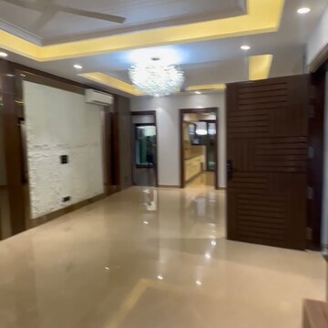 Living Room in 4 BHK Builder Floor at Uppal Southend, Sector 49 – for Rent