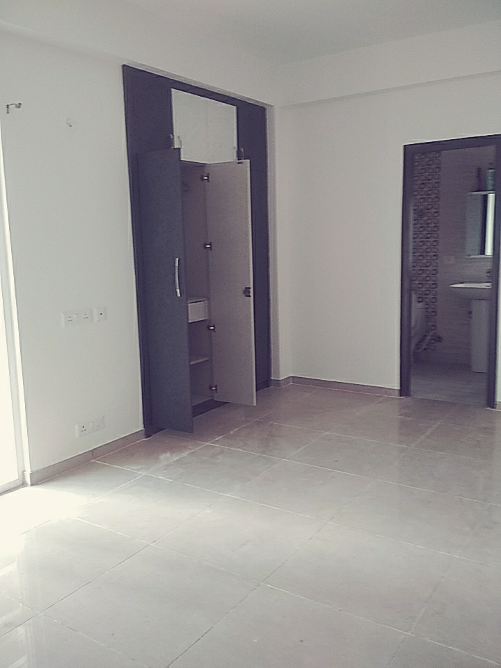 2 BHK Apartment For Sale in Purvanchal Silver City II
