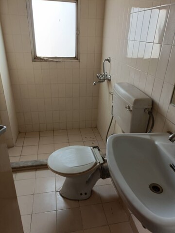 Bathroom in 3 BHK Apartment at DLF The Wellington Estate, Dlf Phase V – for Rent