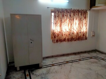 Room in 5 BHK Villa at Ghod Dod Road – for Rent