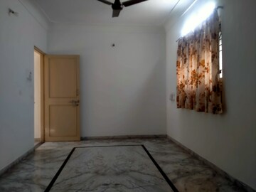 Room in 5 BHK Villa at Ghod Dod Road – for Rent