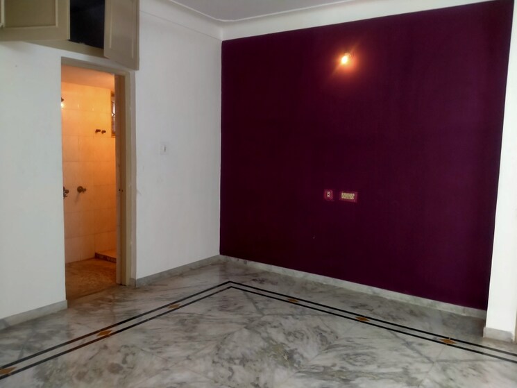 Room, ghod dod road 5 Bedroom 6400 Sq.Ft. Villa In Ghod Dod Road Surat 8854393