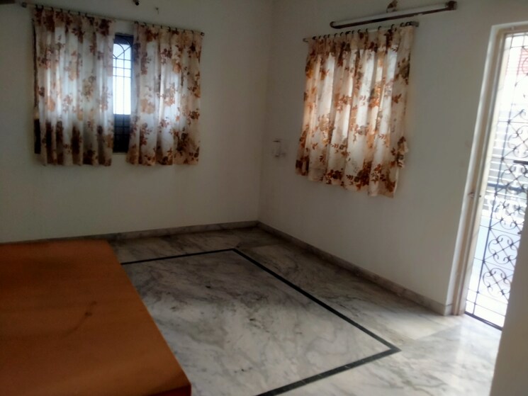 Room, ghod dod road 5 Bedroom 6400 Sq.Ft. Villa In Ghod Dod Road Surat 8854393