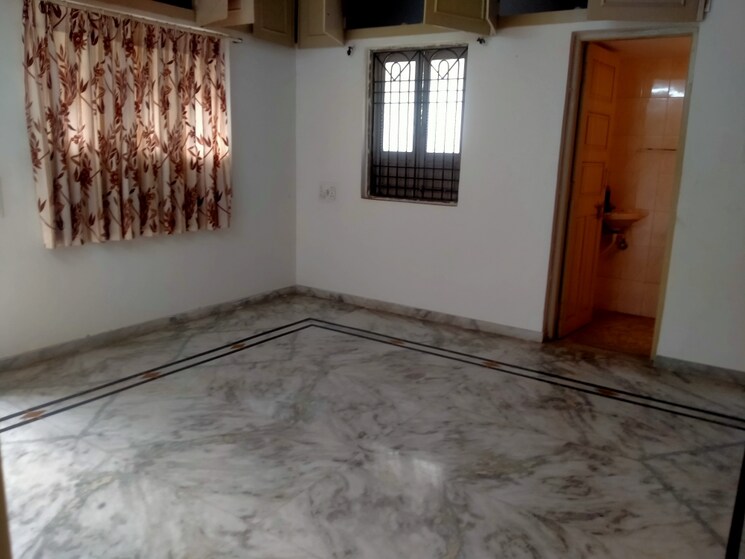 Room, ghod dod road 5 Bedroom 6400 Sq.Ft. Villa In Ghod Dod Road Surat 8854393