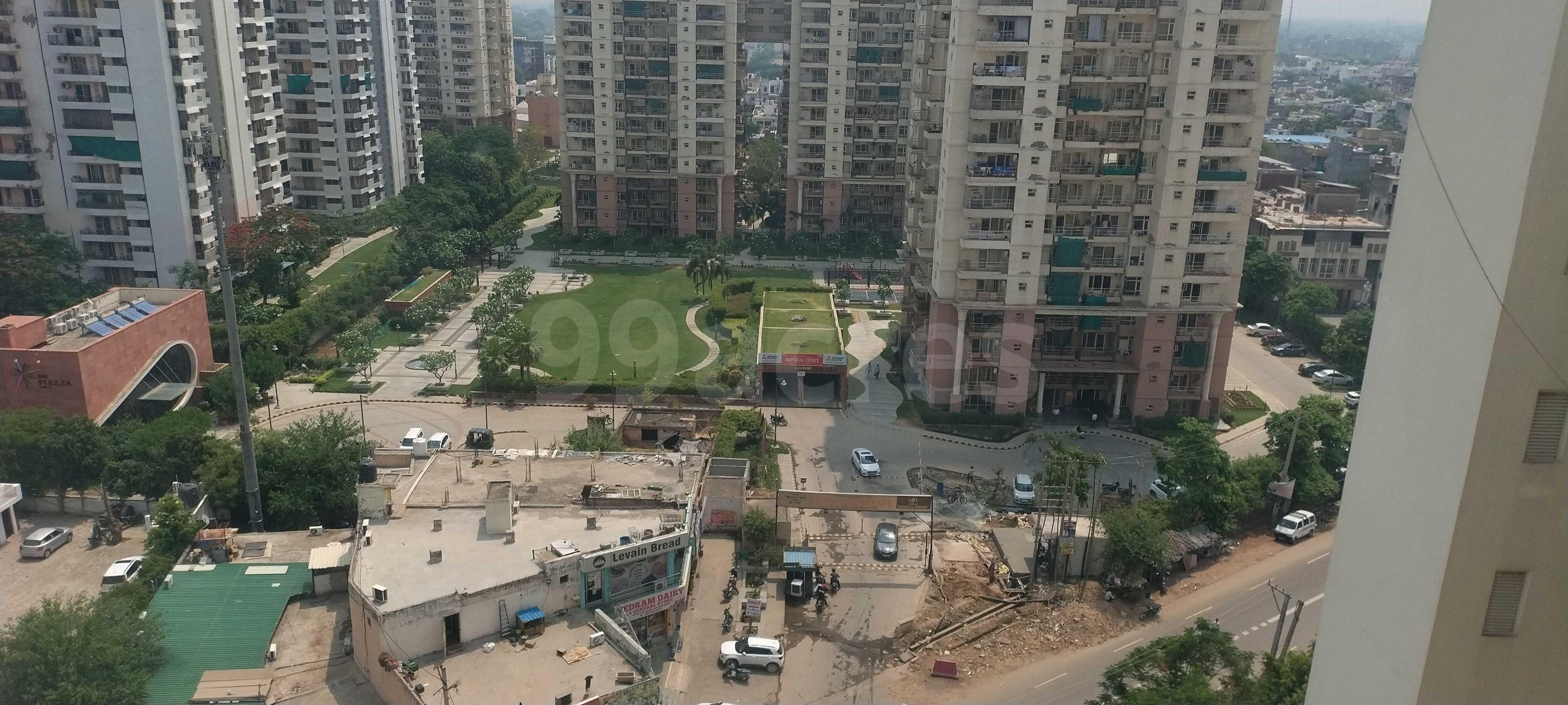 3 BHK + Pooja Room,Servant Room Apartment For Sale in BPTP Park Grandeura