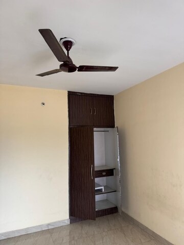 Furnished Amenities in 3.5 BHK Apartment at LDA Parijaat Apartments, Faizabad Road – for Rent