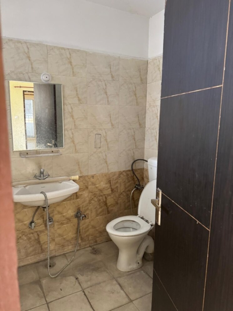 Bathroom, lda-parijaat-apartments 3.5 Bedroom 1800 Sq.Ft. Apartment In Faizabad Road Lucknow 8842611