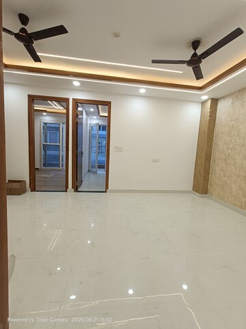 Room in 3 BHK Builder Floor at Gms Road – for Sale