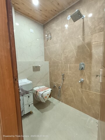 Bathroom in 3 BHK Builder Floor at Gms Road – for Sale