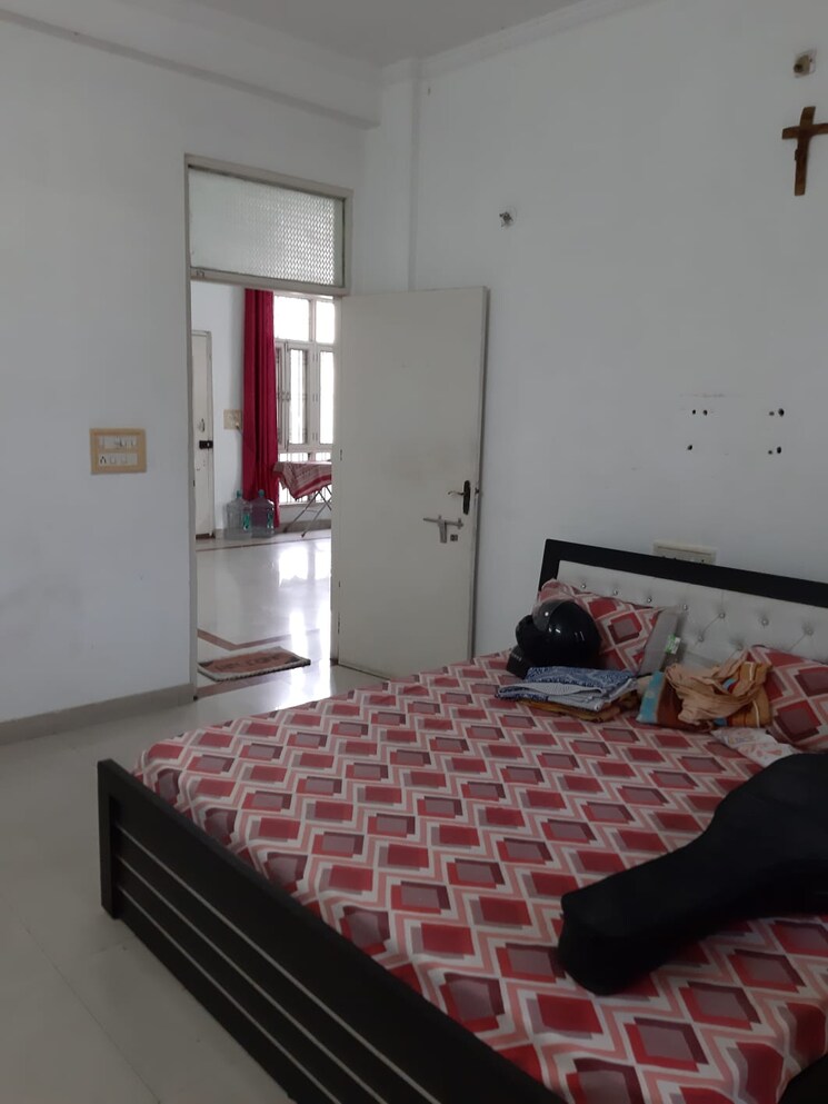 Bedroom, hazratganj 3 Bedroom 1600 Sq.Ft. Apartment In Hazratganj Lucknow 8854468