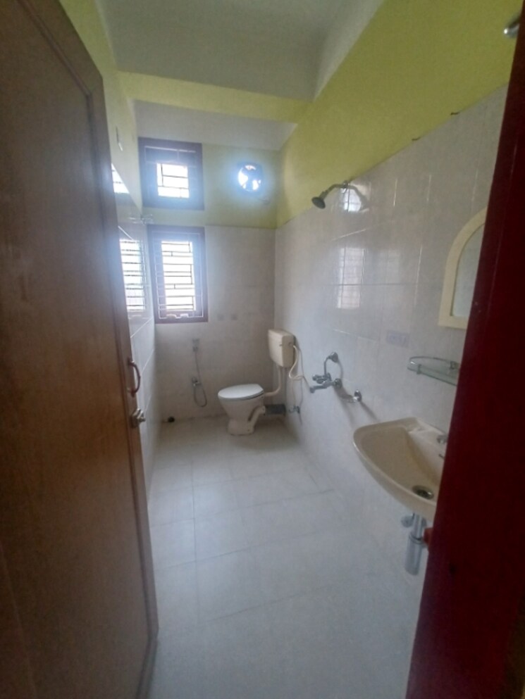 Bathroom, dispur 3 Bedroom 1600 Sq.Ft. Independent House In Dispur Guwahati 8854491