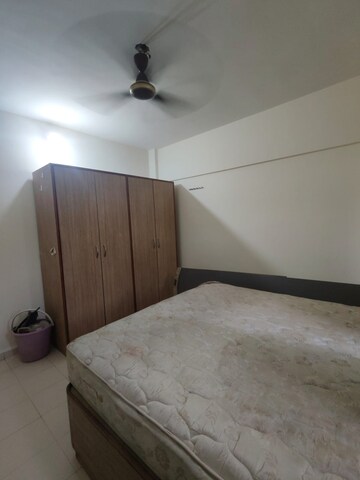 Room in 3 BHK Apartment at Shristi Complex, Andheri East – for Rent