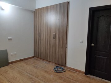 Room in 3 BHK Builder Floor at Govindpuram – for Rent