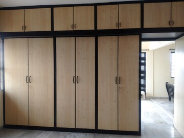 Room in 3 BHK Apartment at Parley Point – for Sale