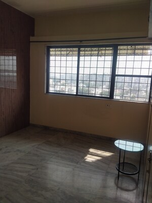 Room in 3 BHK Apartment at Parley Point – for Sale